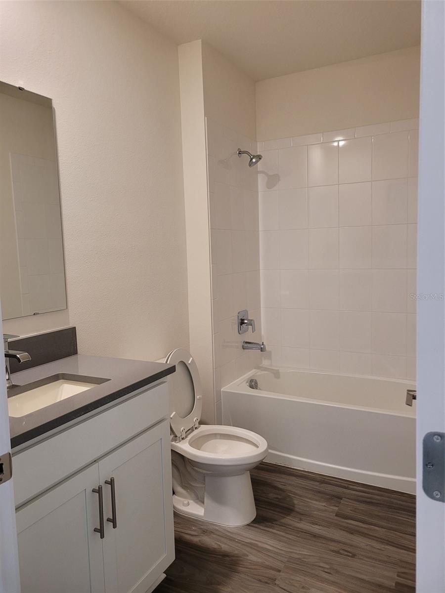 Image 12 of 21 For 399 Tanis Avenue
