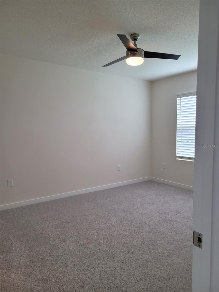 Image 14 of 21 For 399 Tanis Avenue