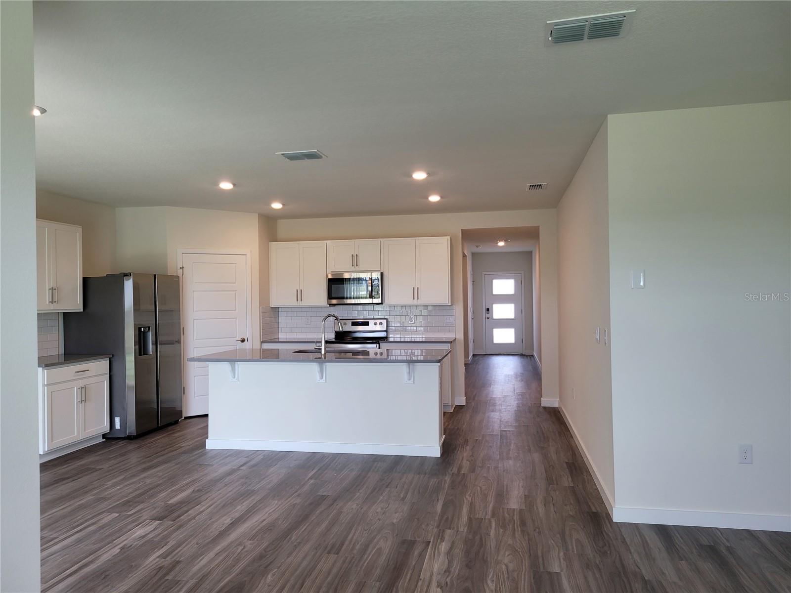 Image 9 of 21 For 399 Tanis Avenue