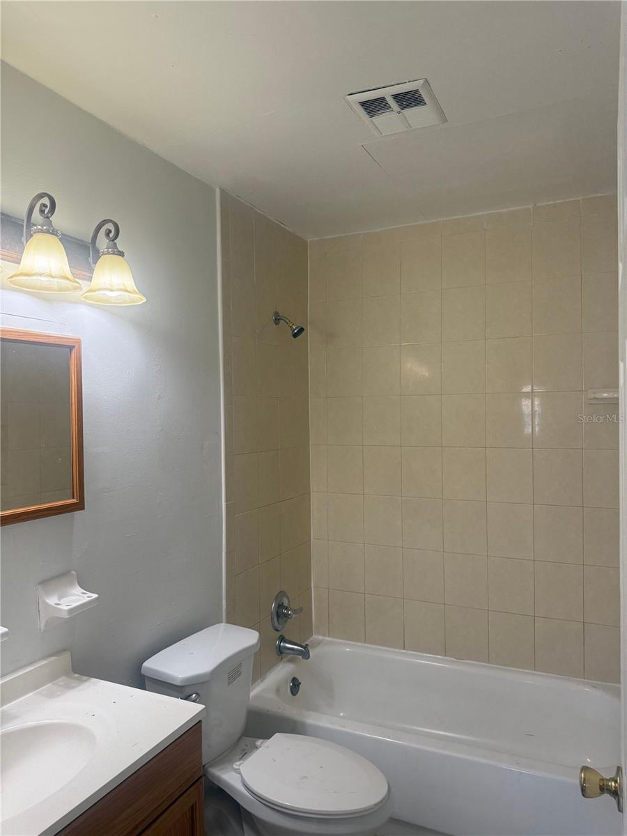 Image 13 of 18 For 1807 Michigan Avenue D