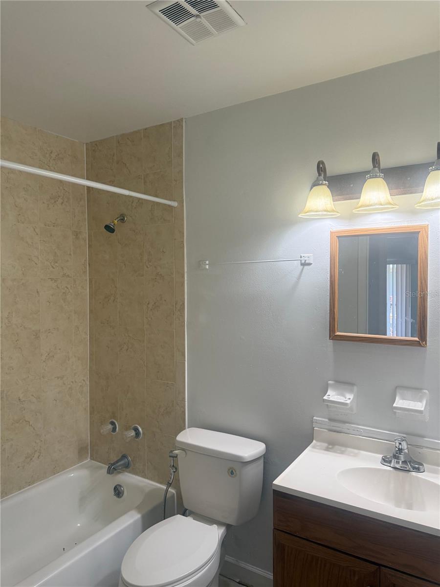 Image 5 of 18 For 1807 Michigan Avenue D