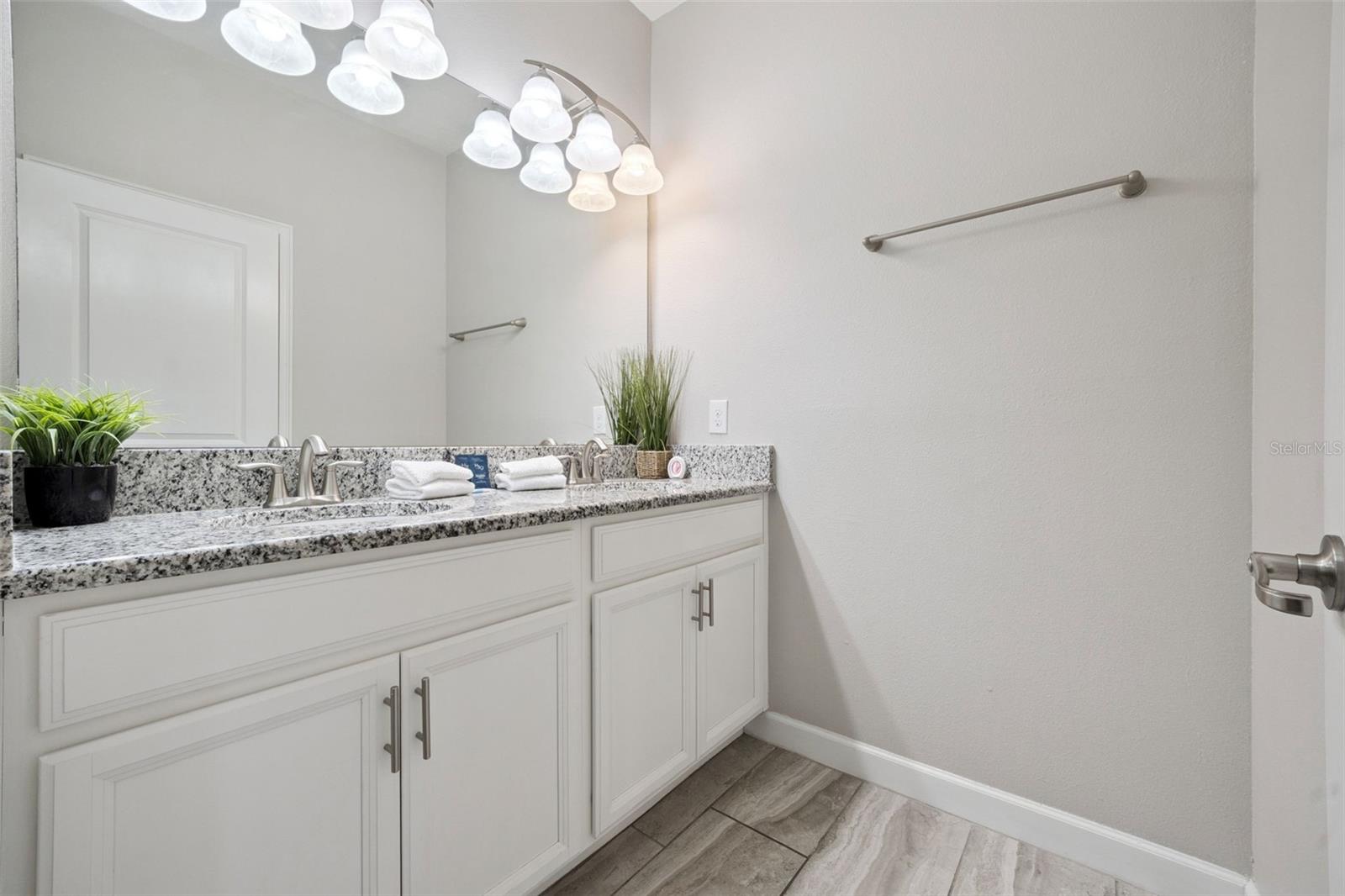 Image 21 of 59 For 1610 Moon Valley Drive