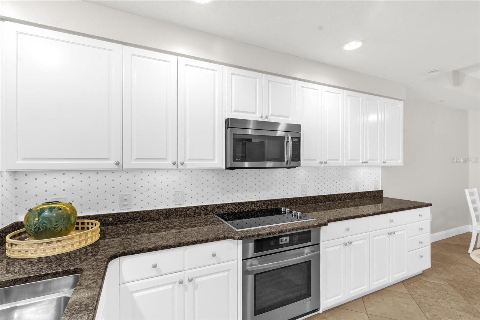 Image 10 of 33 For 606 Riviera Dunes Way  207