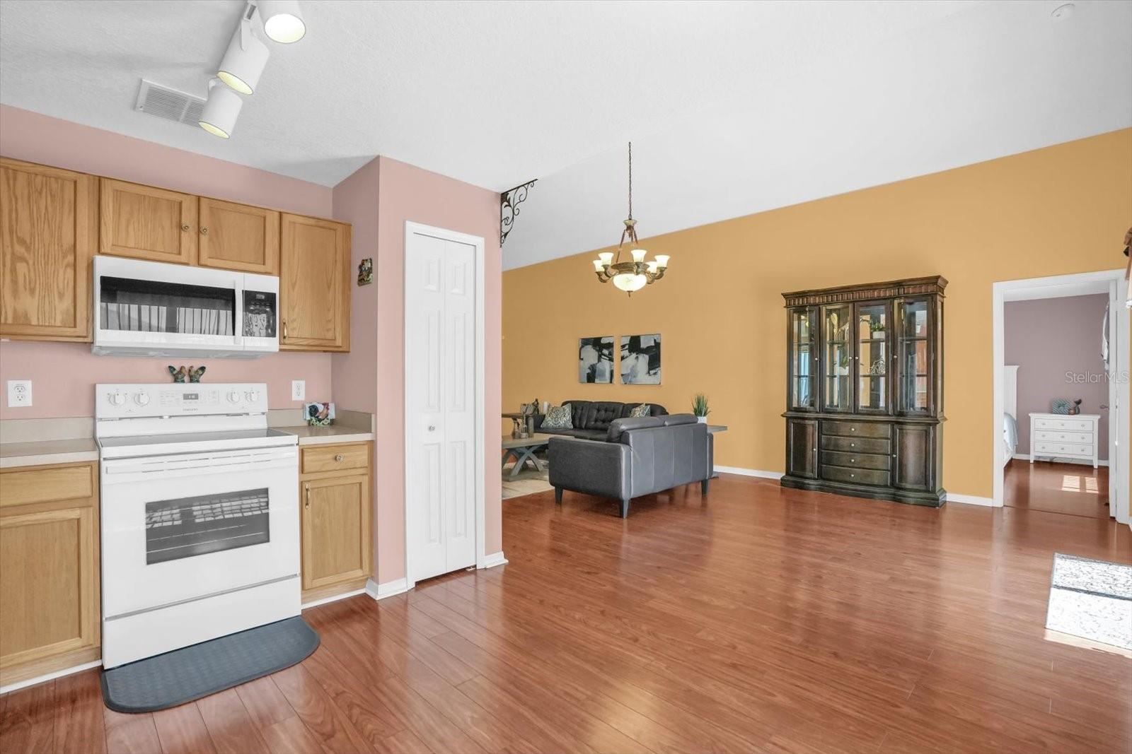 Image 8 of 29 For 1804 Baguette Court