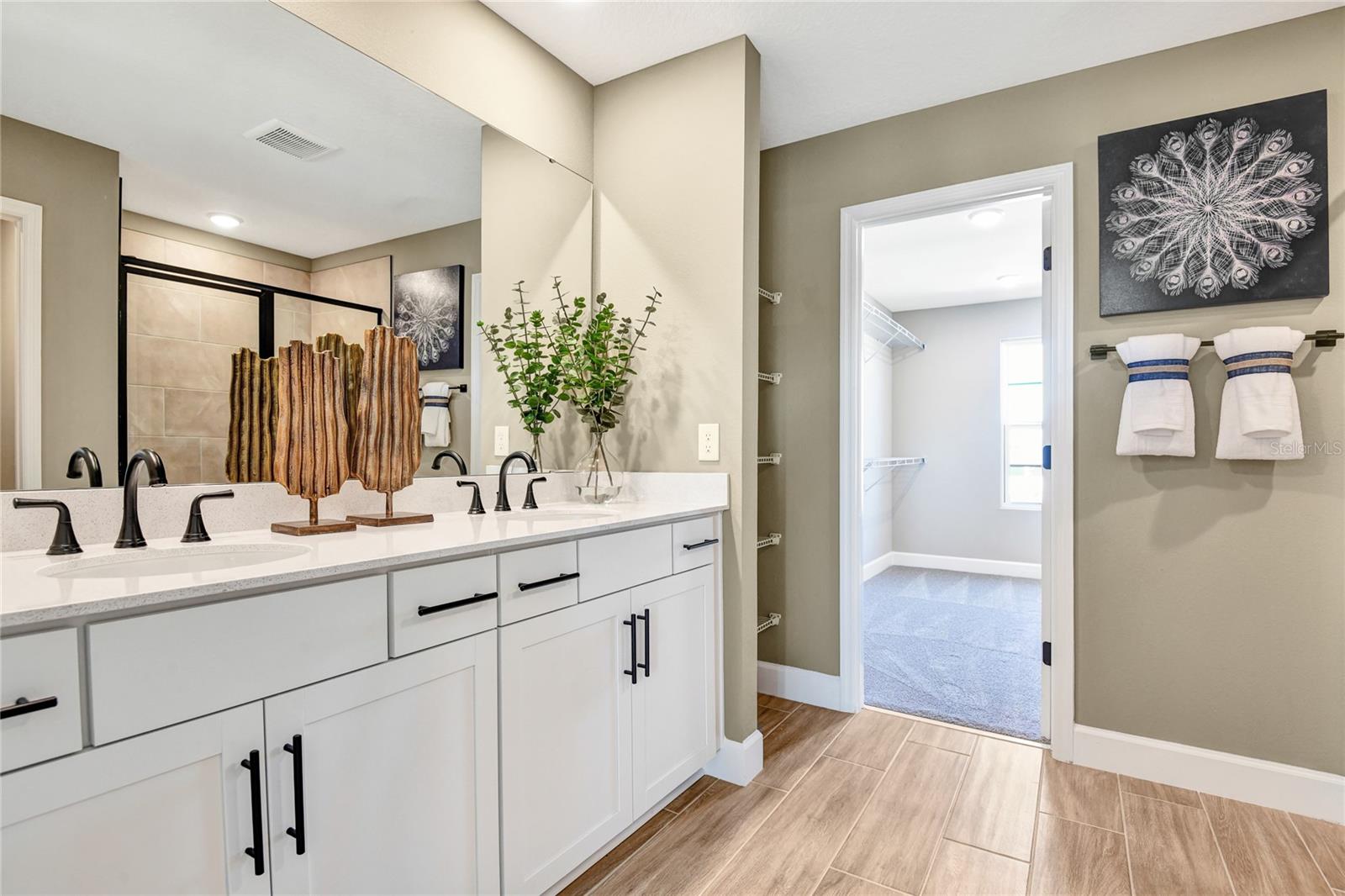 Image 12 of 24 For 6085 River Farm Avenue