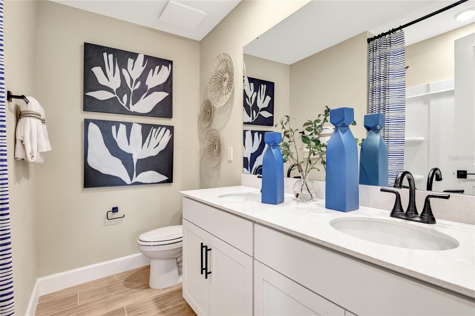 Image 17 of 24 For 6085 River Farm Avenue