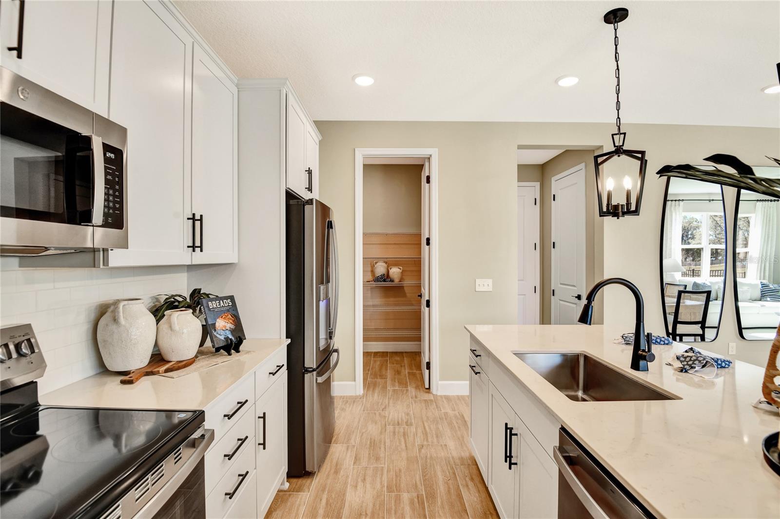 Image 6 of 24 For 6085 River Farm Avenue