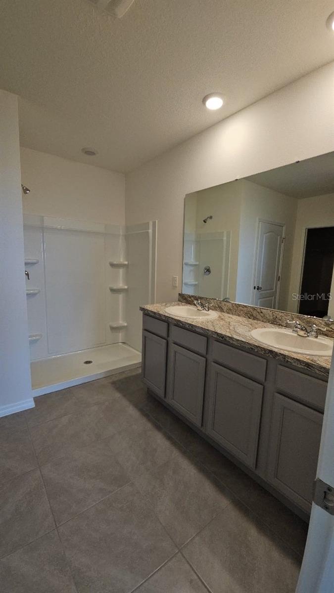 Image 8 of 12 For 812 Auburn Grove Court