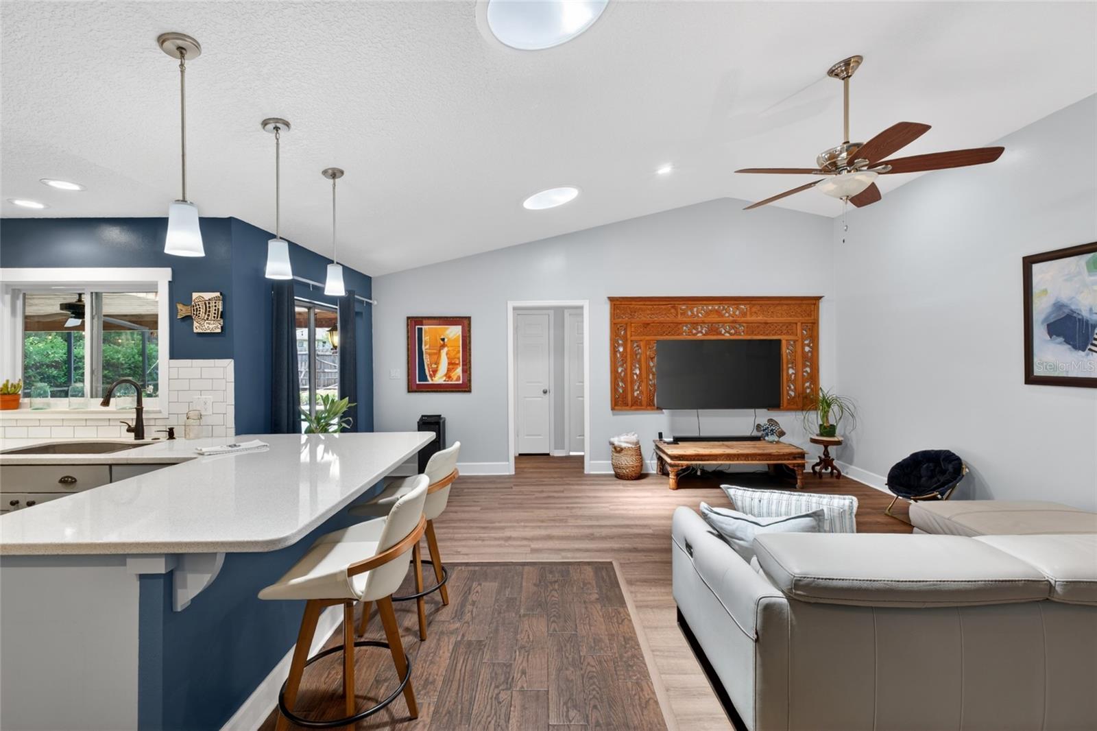 Image 10 of 40 For 111 Essex Drive