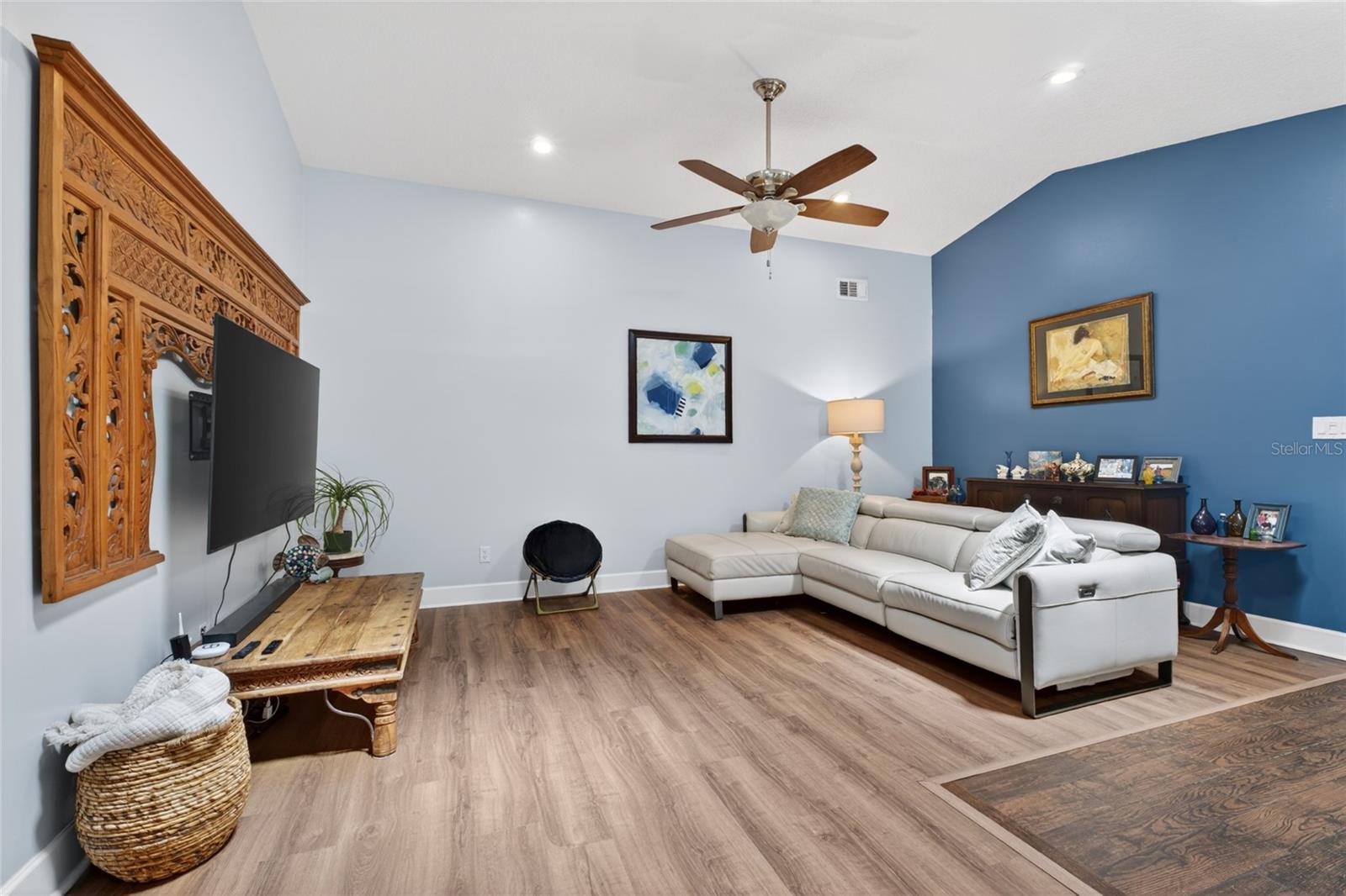 Image 13 of 40 For 111 Essex Drive