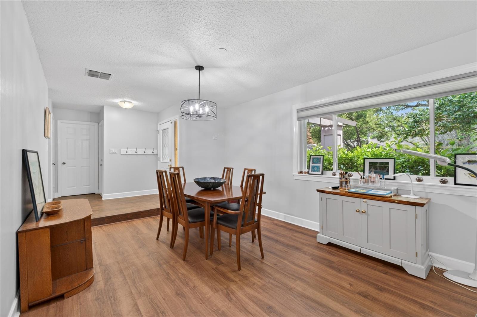 Image 17 of 40 For 111 Essex Drive