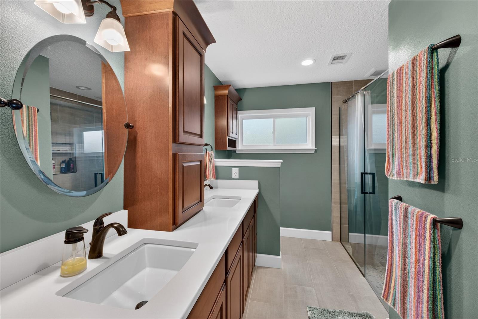 Image 25 of 40 For 111 Essex Drive