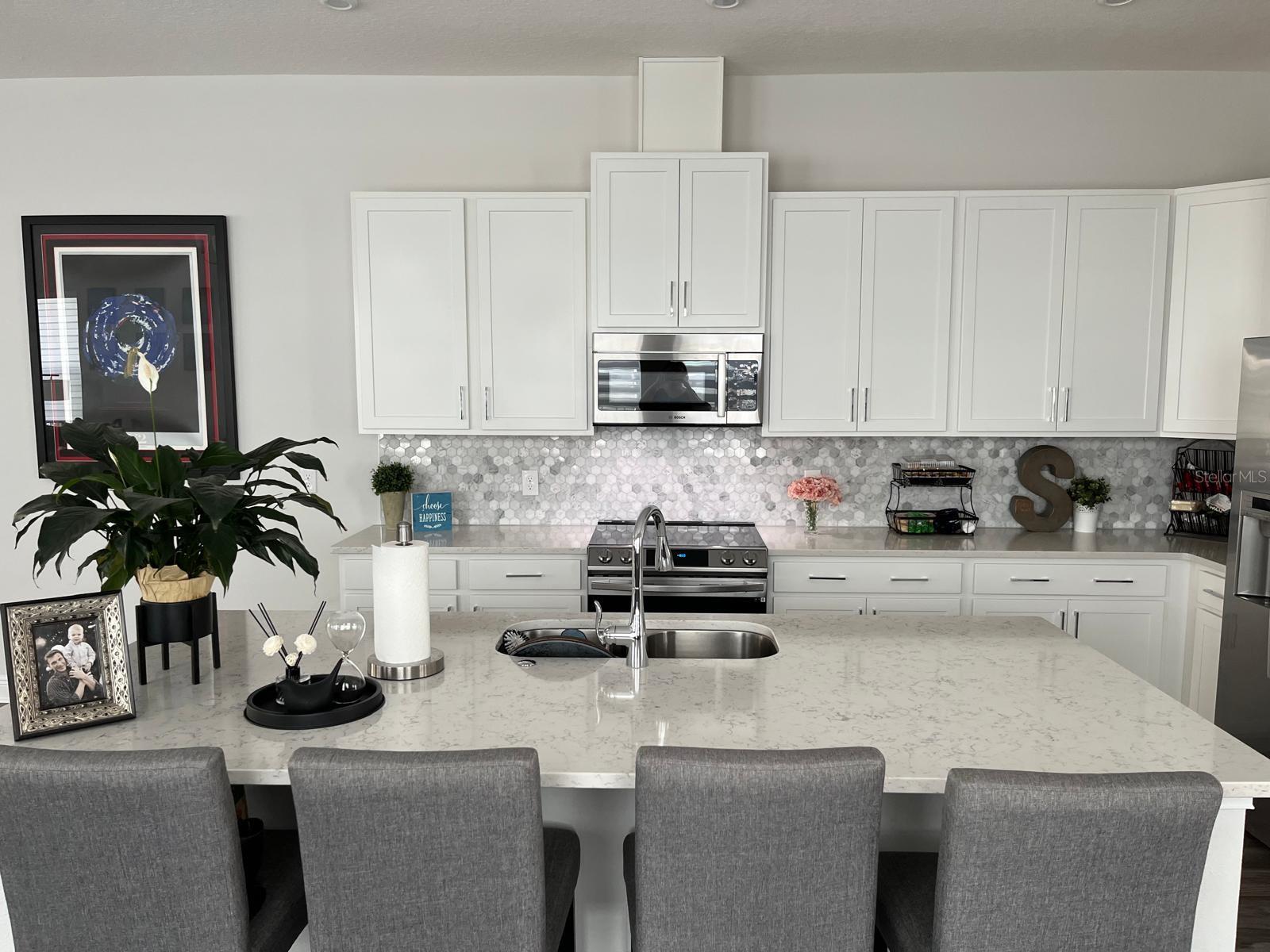 Image 4 of 4 For 8553 Dubochet Street