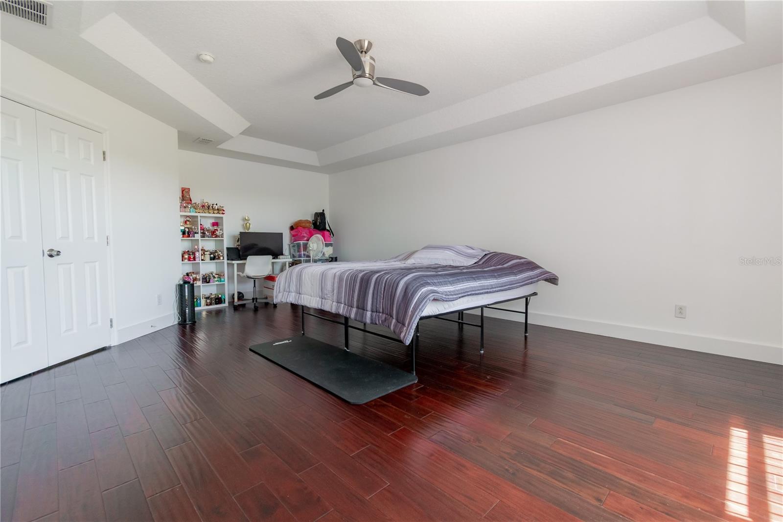 Image 14 of 49 For 6609 Lake Pembroke Place