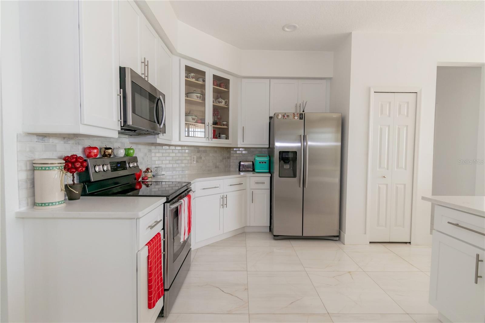 Image 4 of 49 For 6609 Lake Pembroke Place