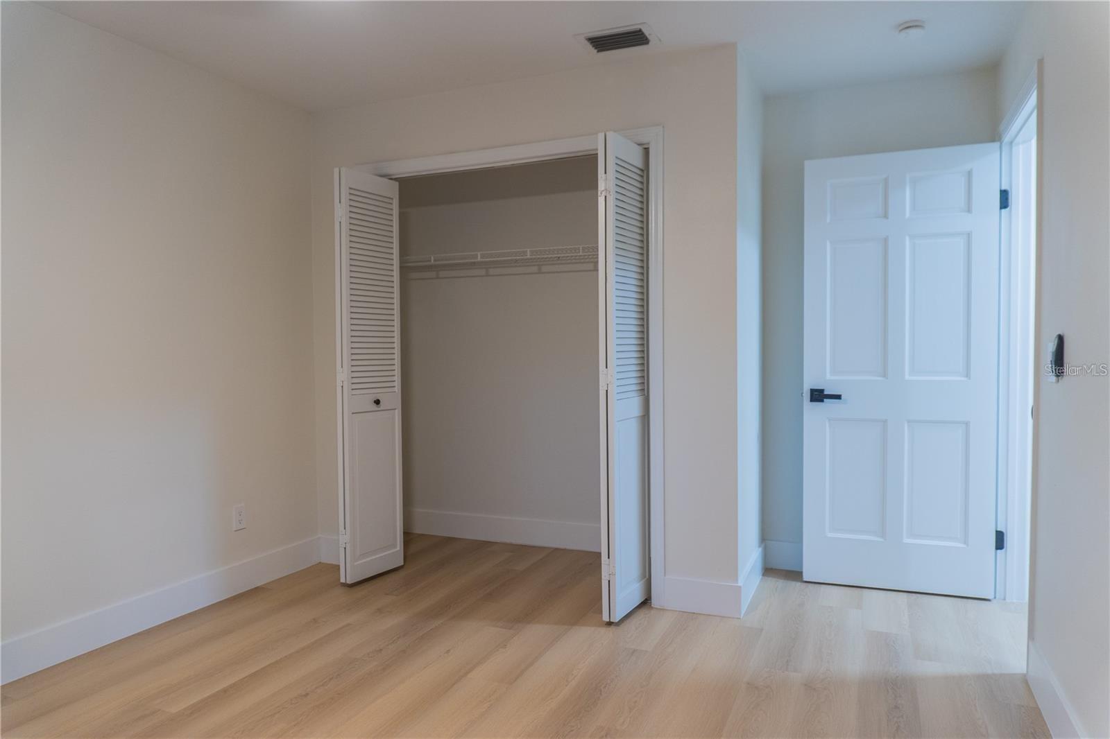 Image 19 of 65 For 5320 2nd Lane