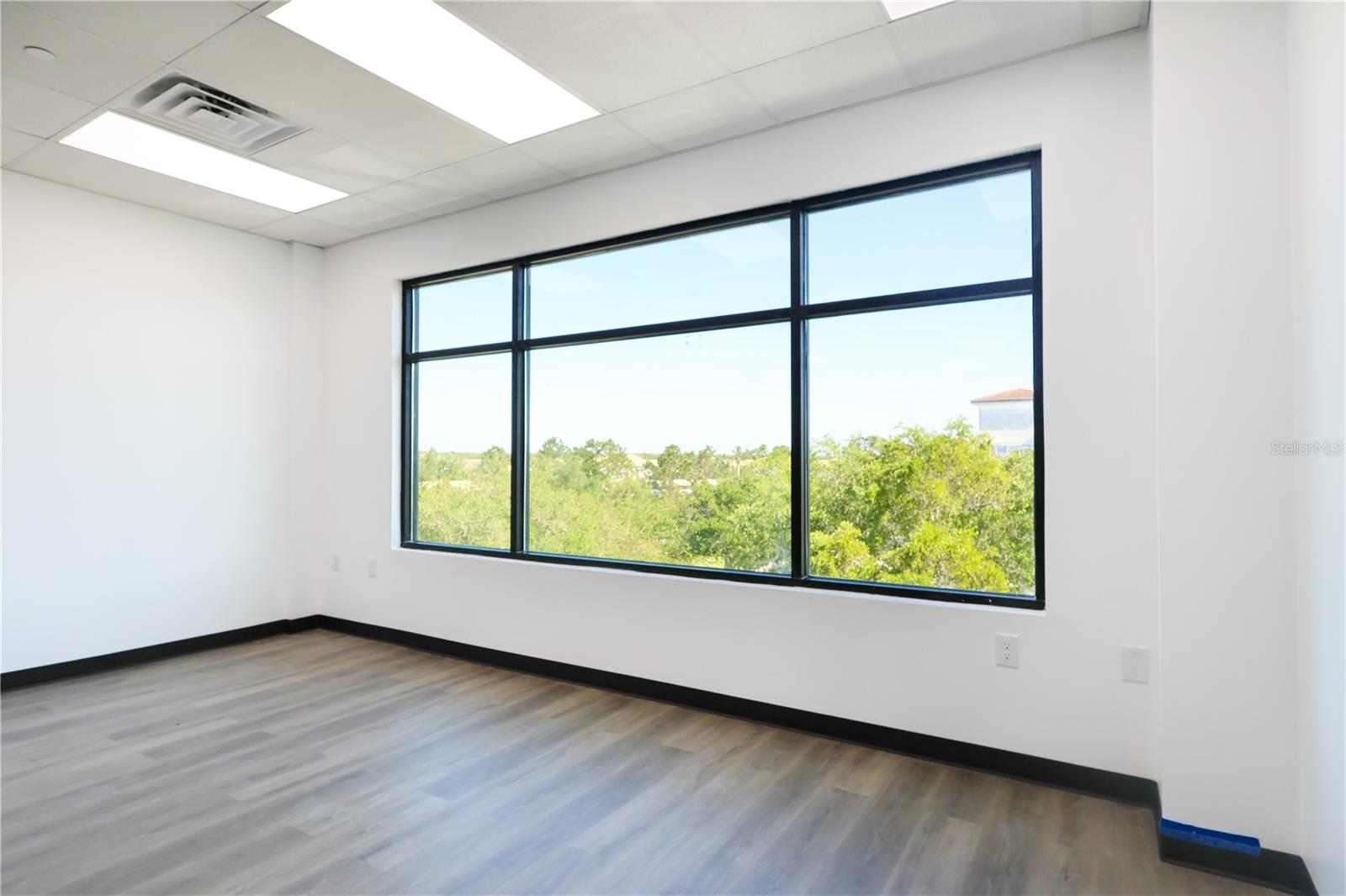 Image 13 of 16 For 13564 Village Park Drive O-365