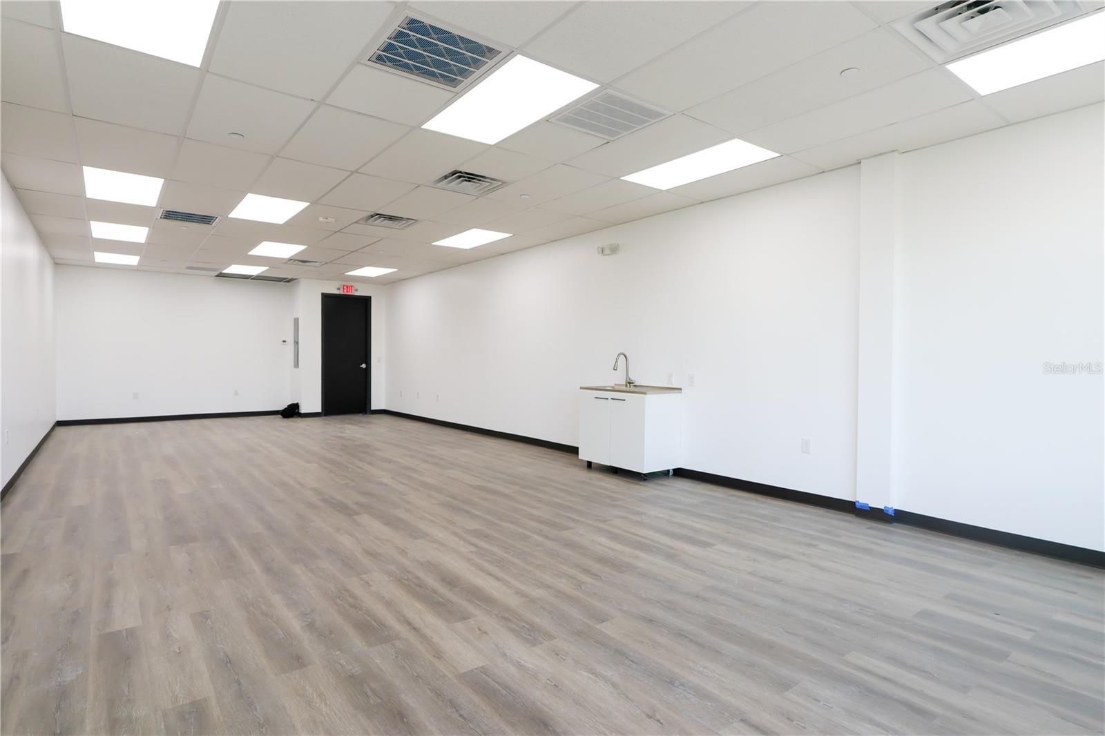 Image 15 of 16 For 13564 Village Park Drive O-365