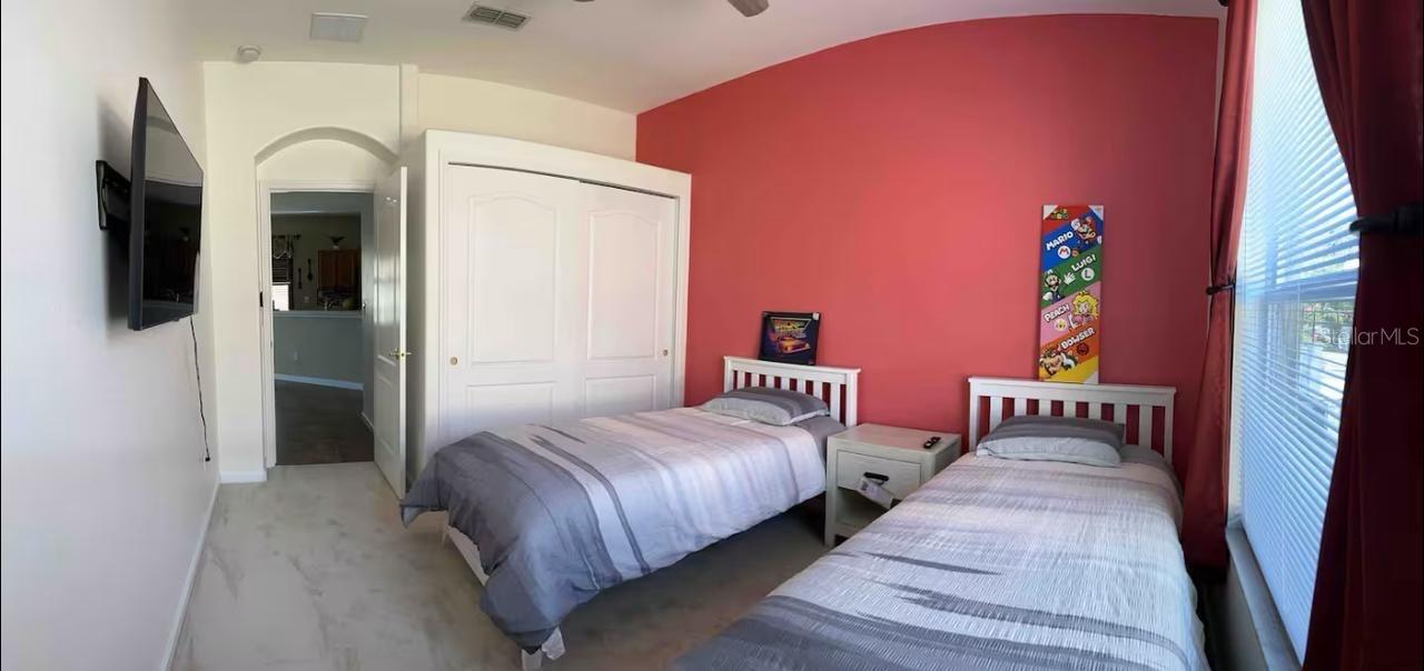 Image 11 of 13 For 15727 Markham Drive