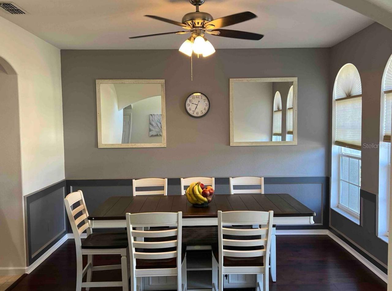 Image 5 of 13 For 15727 Markham Drive