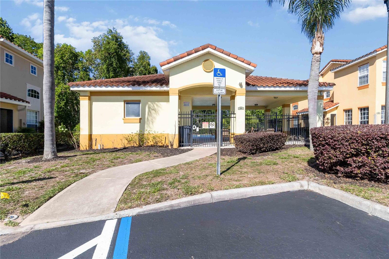 Image 29 of 30 For 214 Monroe Circle