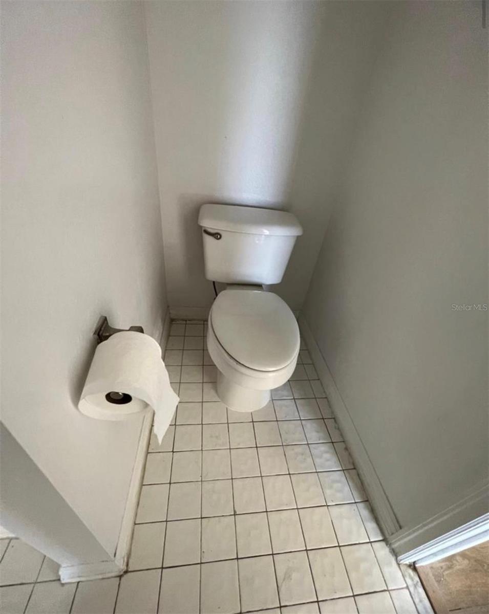 Image 6 of 9 For 5548 Metrowest Boulevard 306