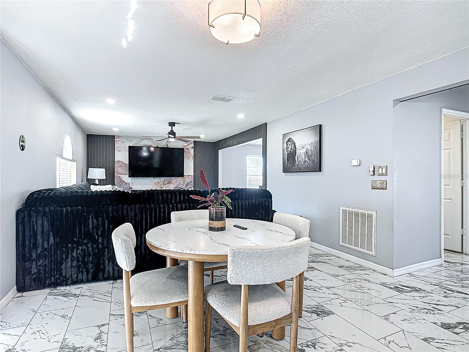 Image 15 of 69 For 965 Alsace Drive