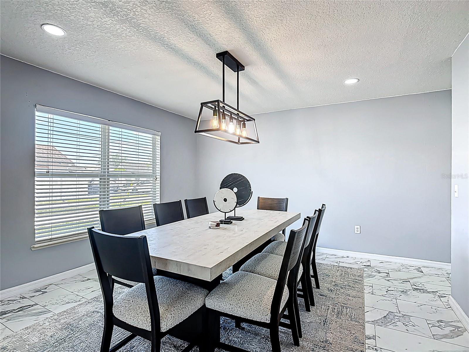 Image 21 of 69 For 965 Alsace Drive