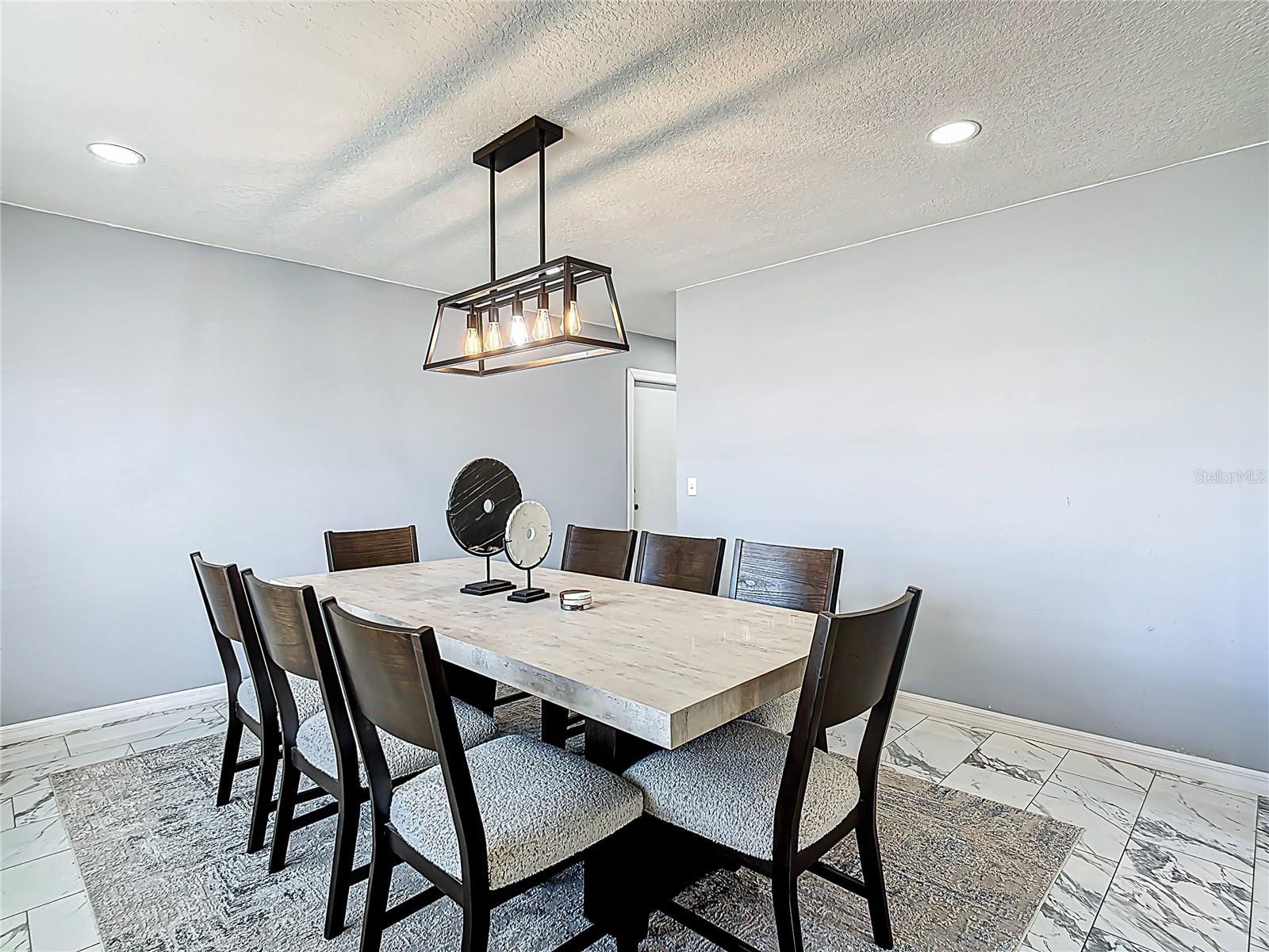 Image 22 of 69 For 965 Alsace Drive