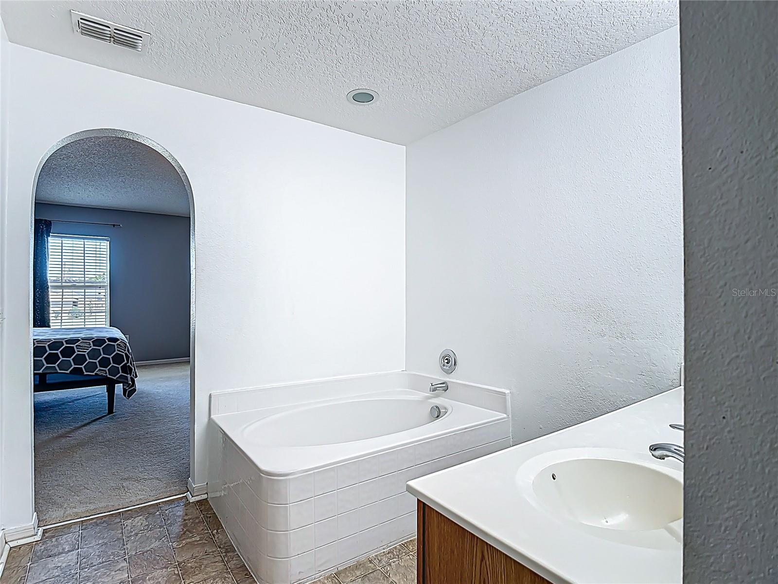 Image 36 of 69 For 965 Alsace Drive