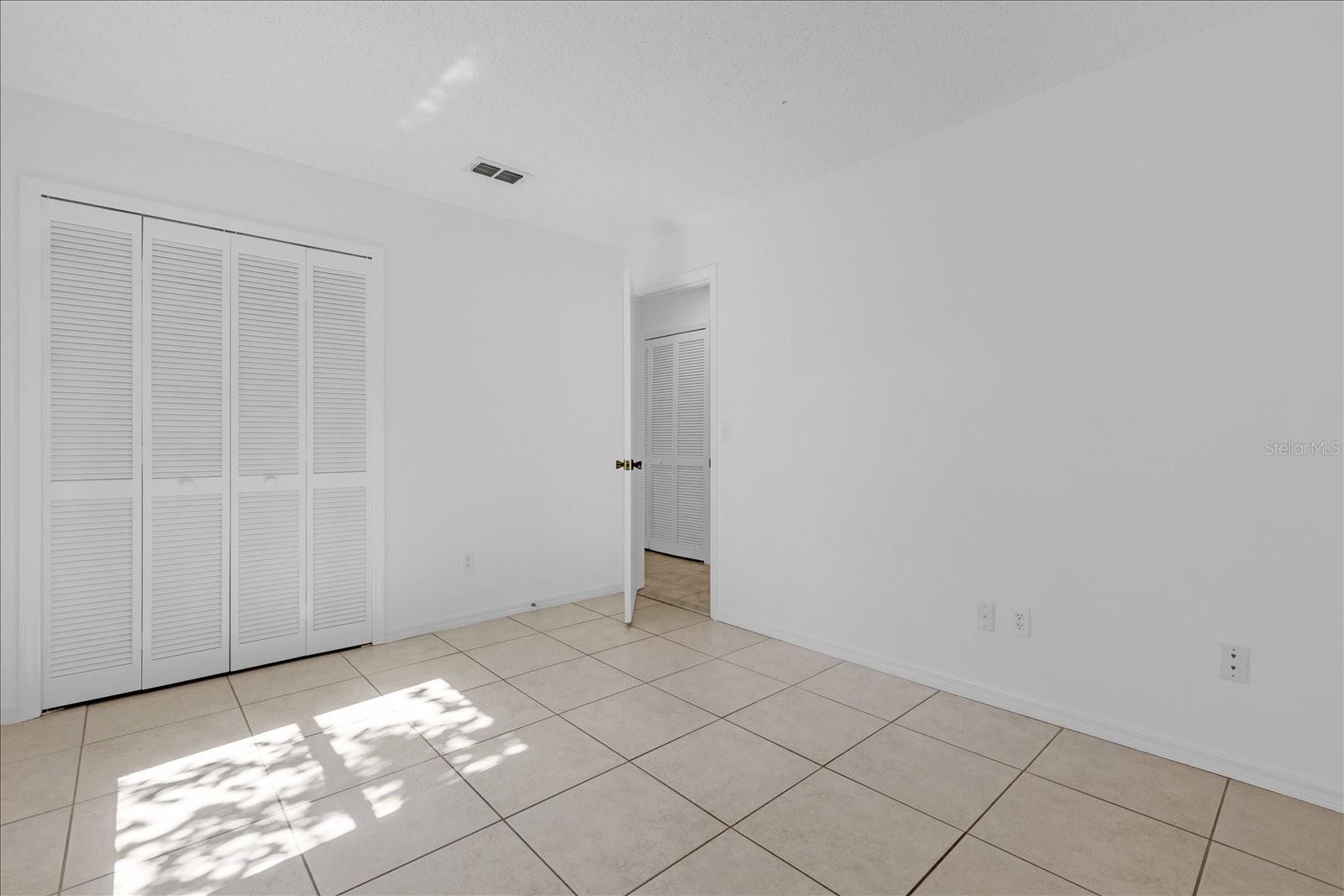 Image 17 of 30 For 9011 Chapman Oak Court