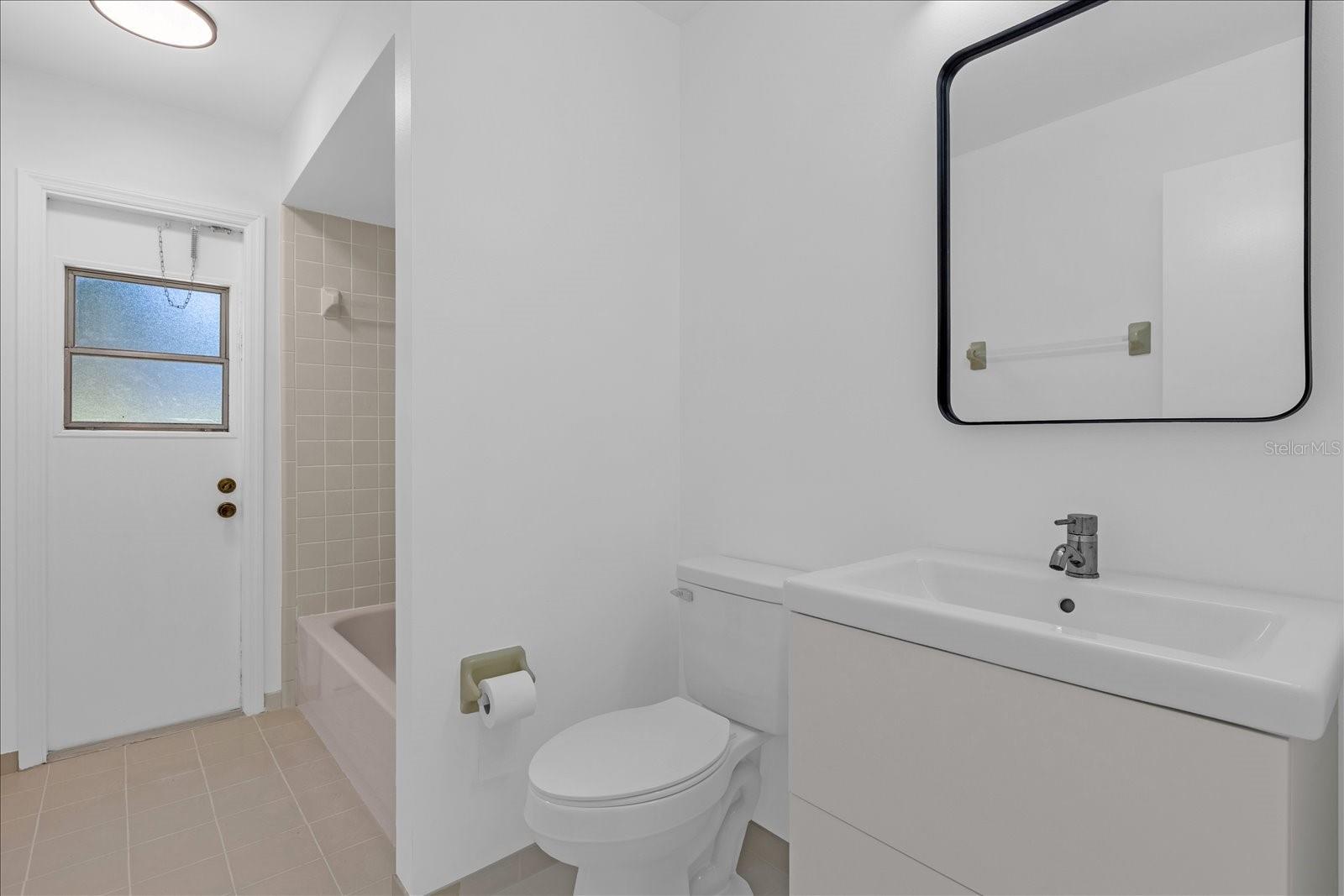 Image 18 of 30 For 9011 Chapman Oak Court