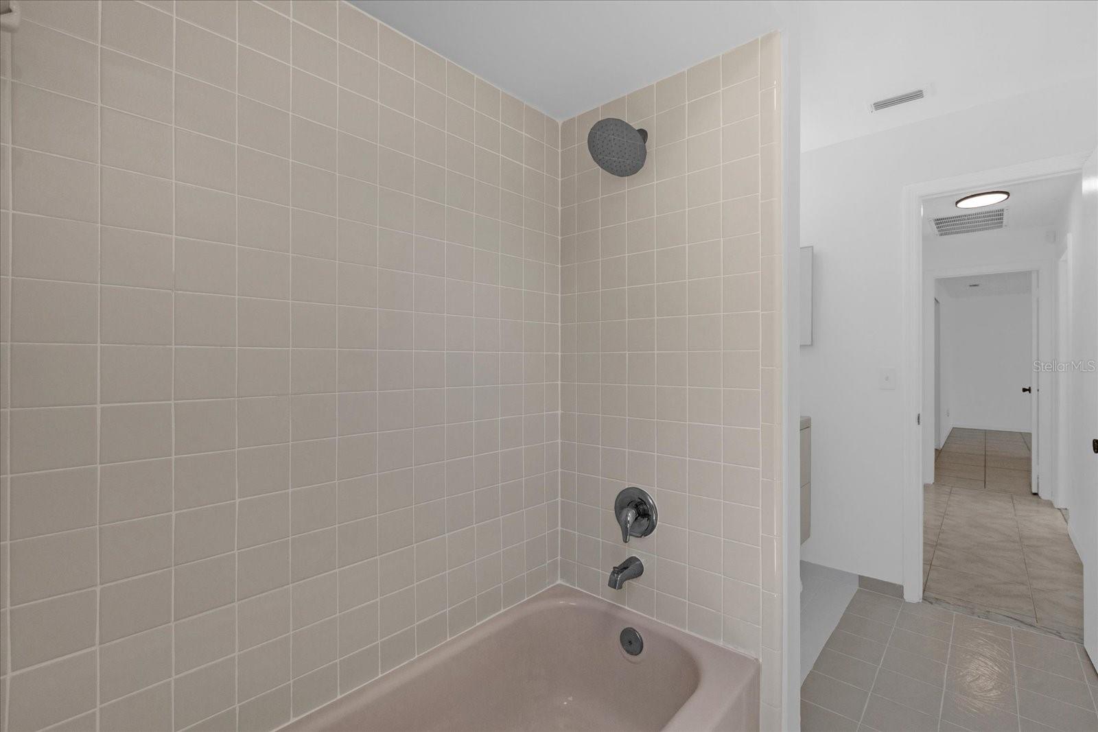 Image 20 of 30 For 9011 Chapman Oak Court