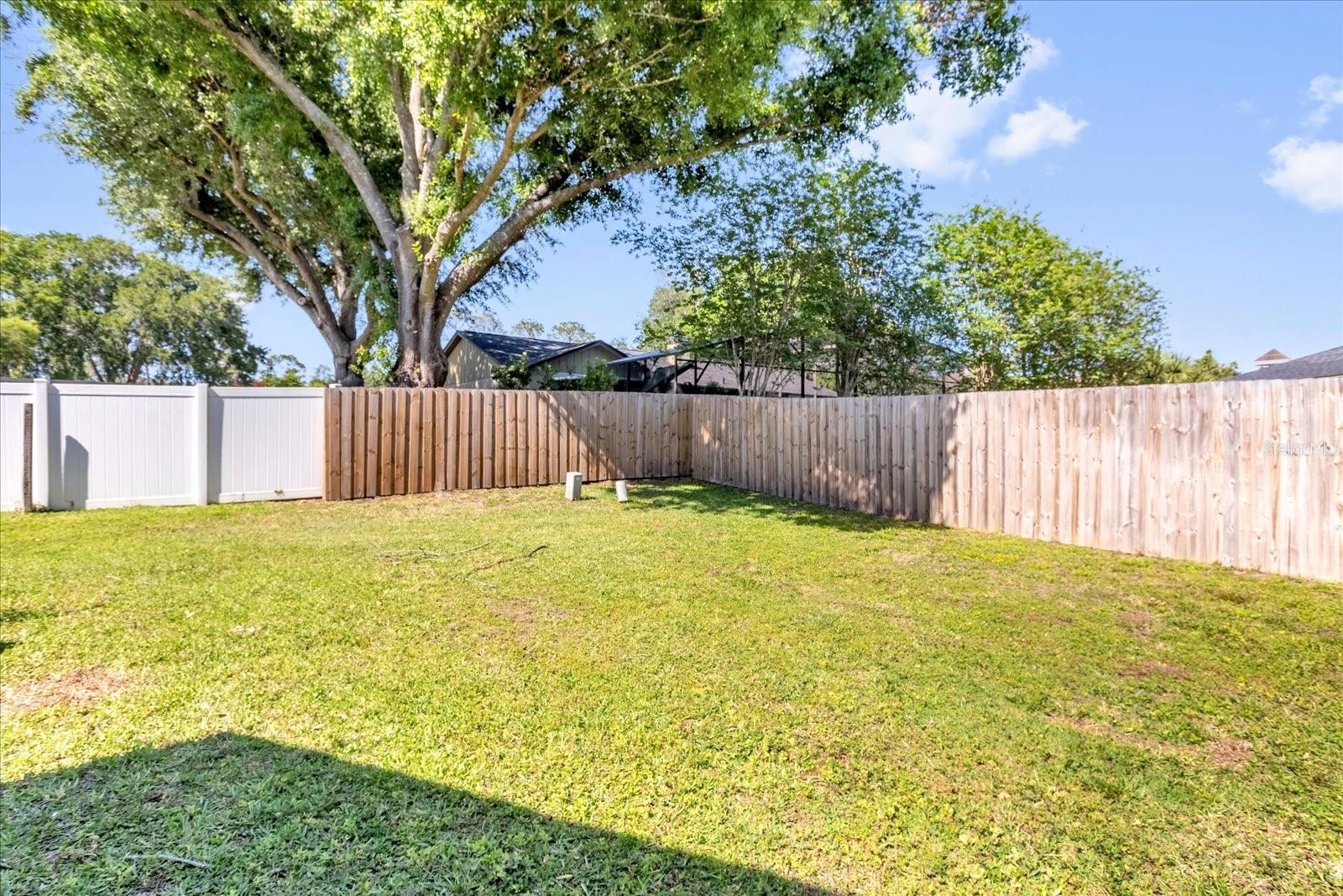 Image 25 of 30 For 9011 Chapman Oak Court