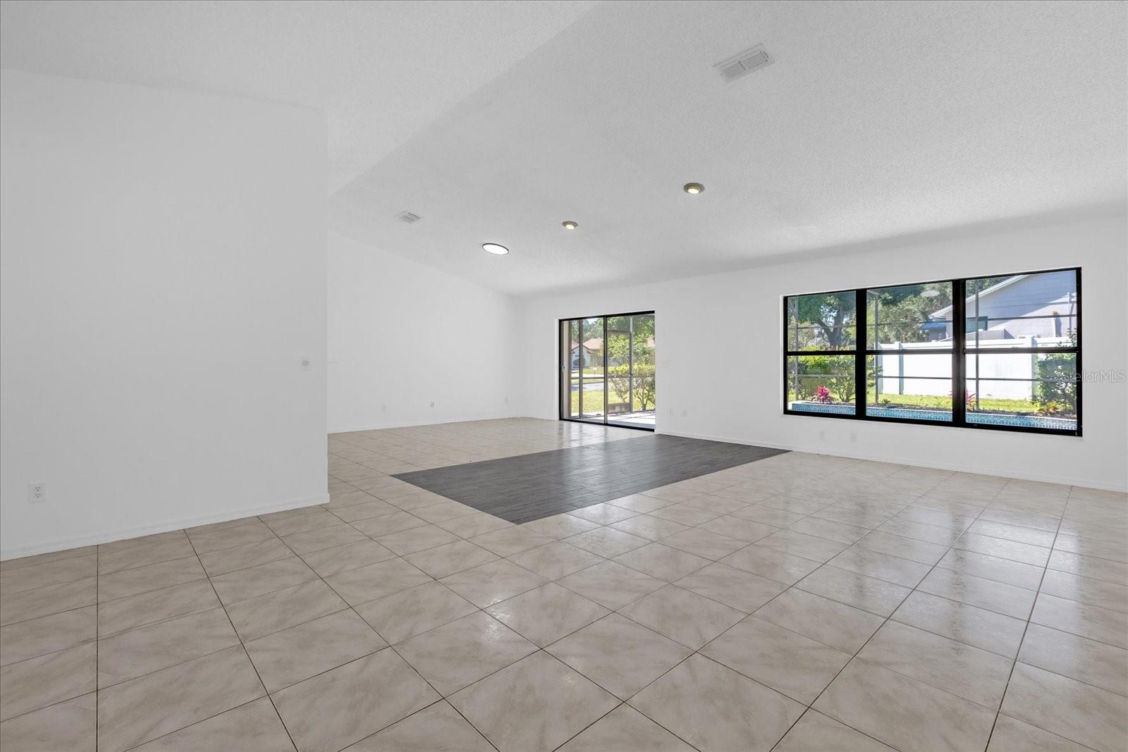 Image 4 of 30 For 9011 Chapman Oak Court