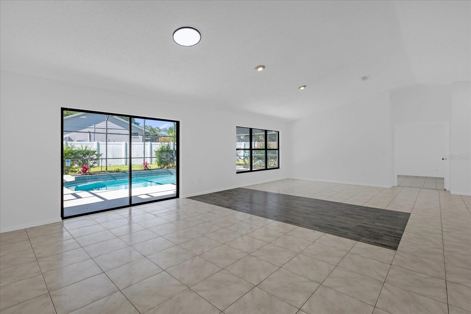 Image 5 of 30 For 9011 Chapman Oak Court