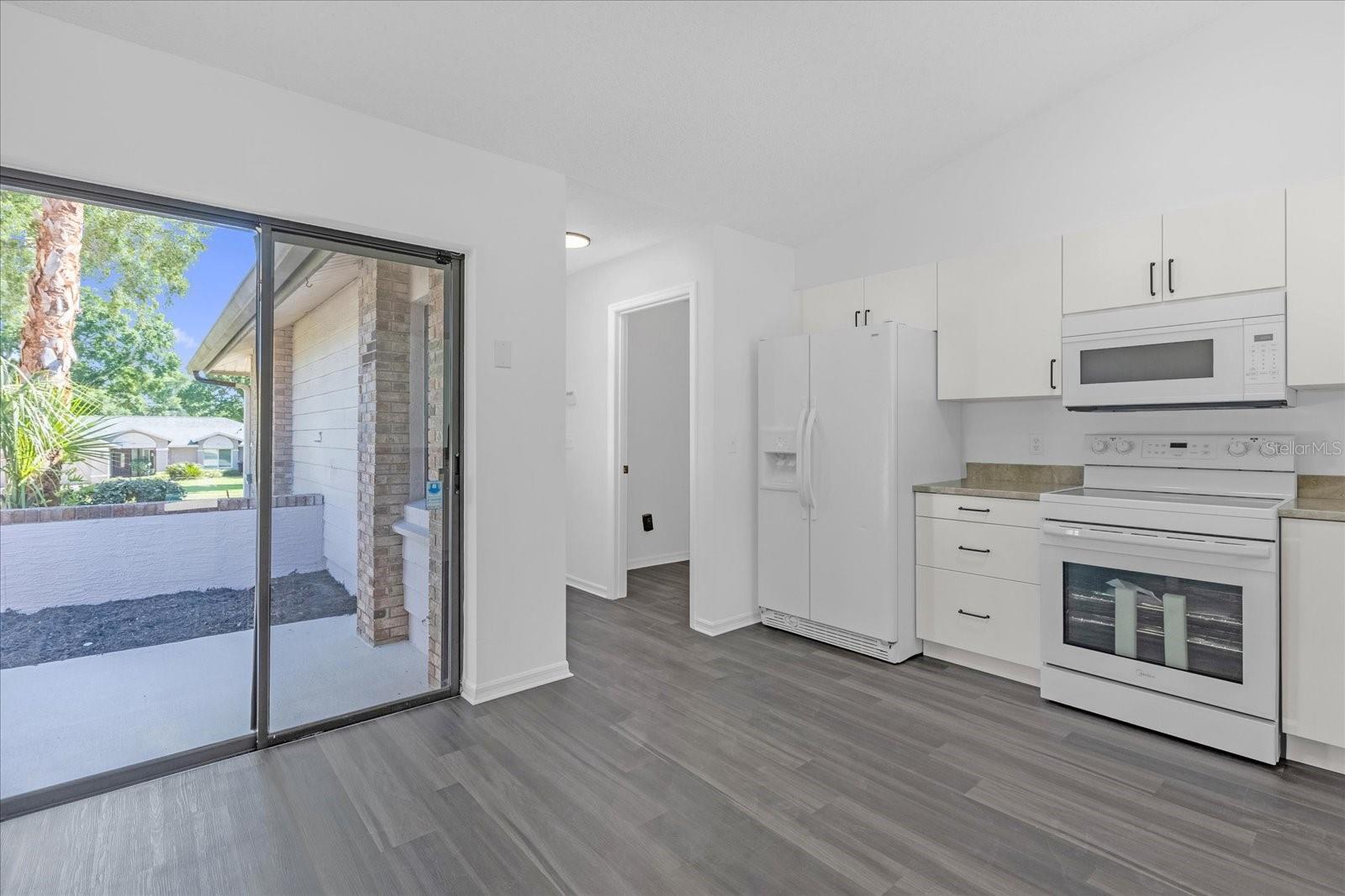 Image 6 of 30 For 9011 Chapman Oak Court