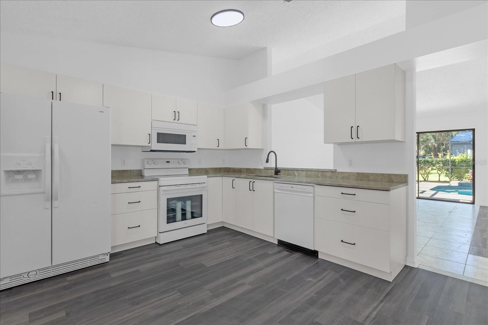 Image 9 of 30 For 9011 Chapman Oak Court