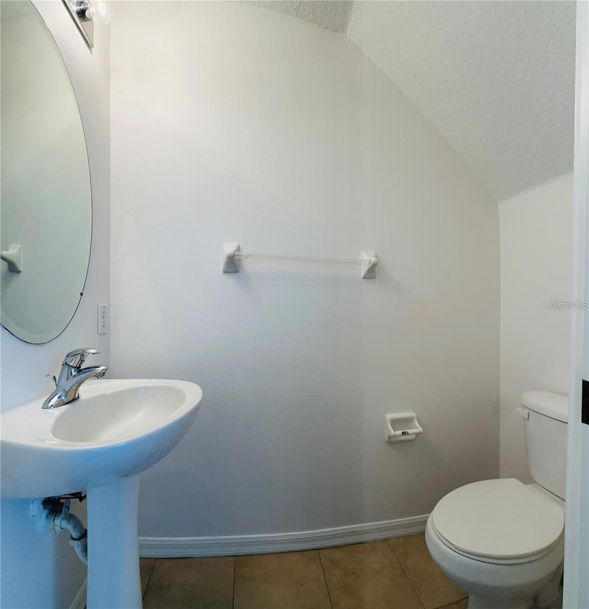 Image 7 of 19 For 207 Golden Pond Court