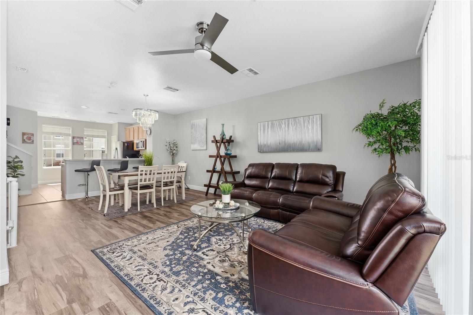 Image 10 of 33 For 5026 Tideview Circle 17