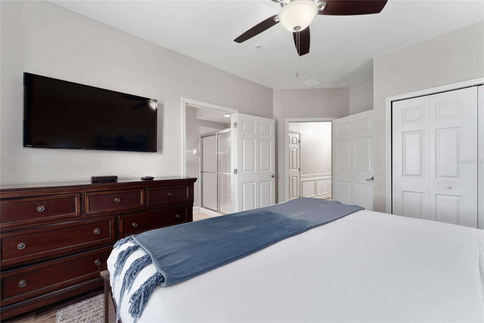 Image 12 of 33 For 5026 Tideview Circle 17