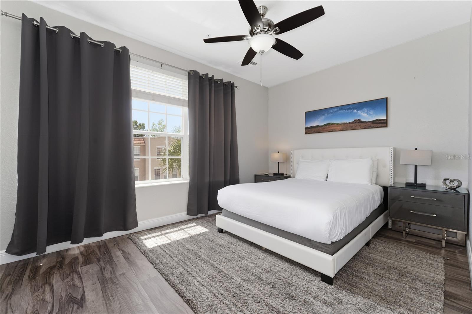 Image 15 of 33 For 5026 Tideview Circle 17