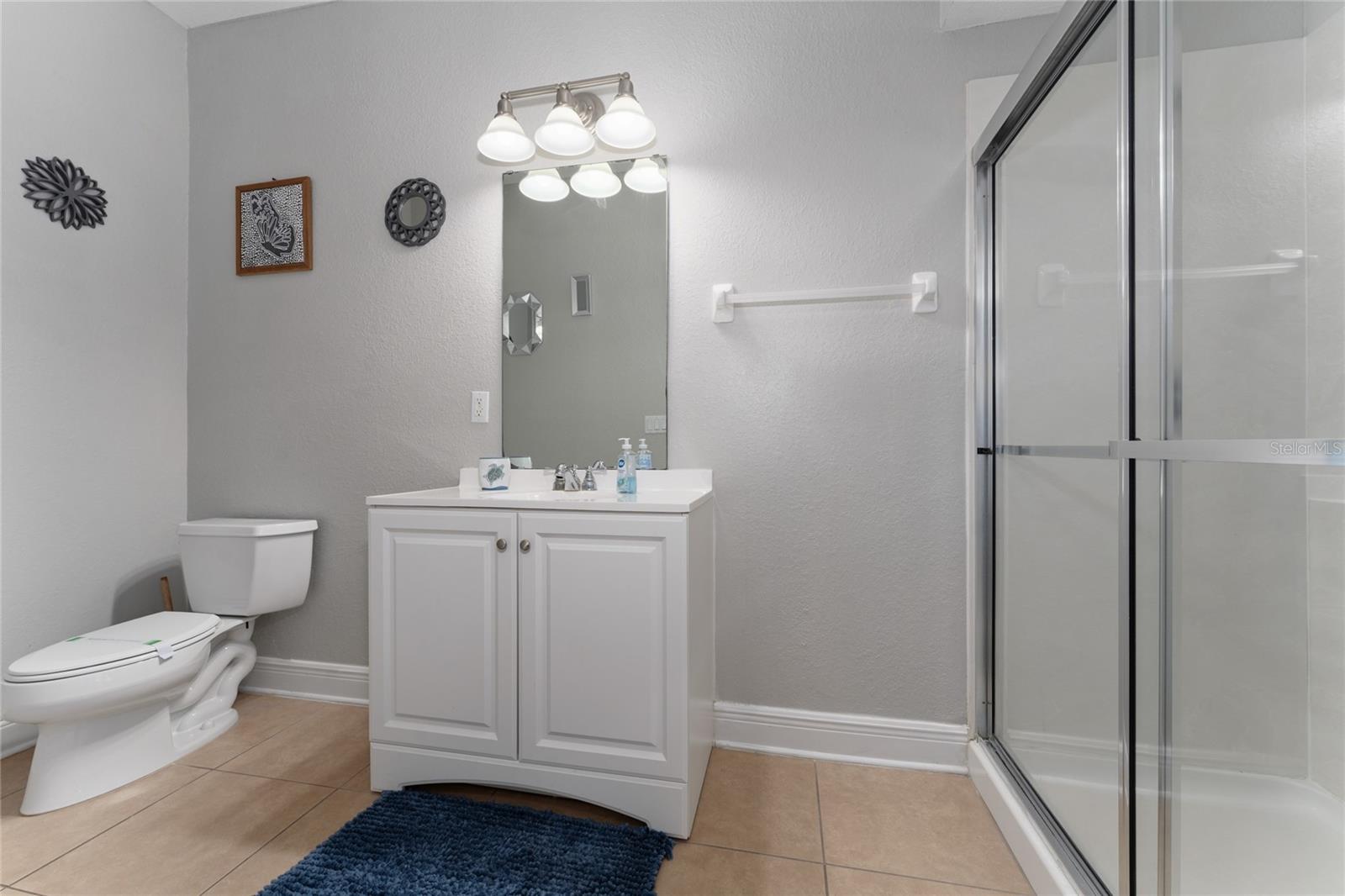 Image 16 of 33 For 5026 Tideview Circle 17