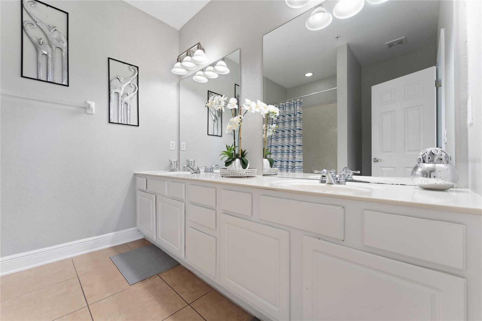 Image 17 of 33 For 5026 Tideview Circle 17