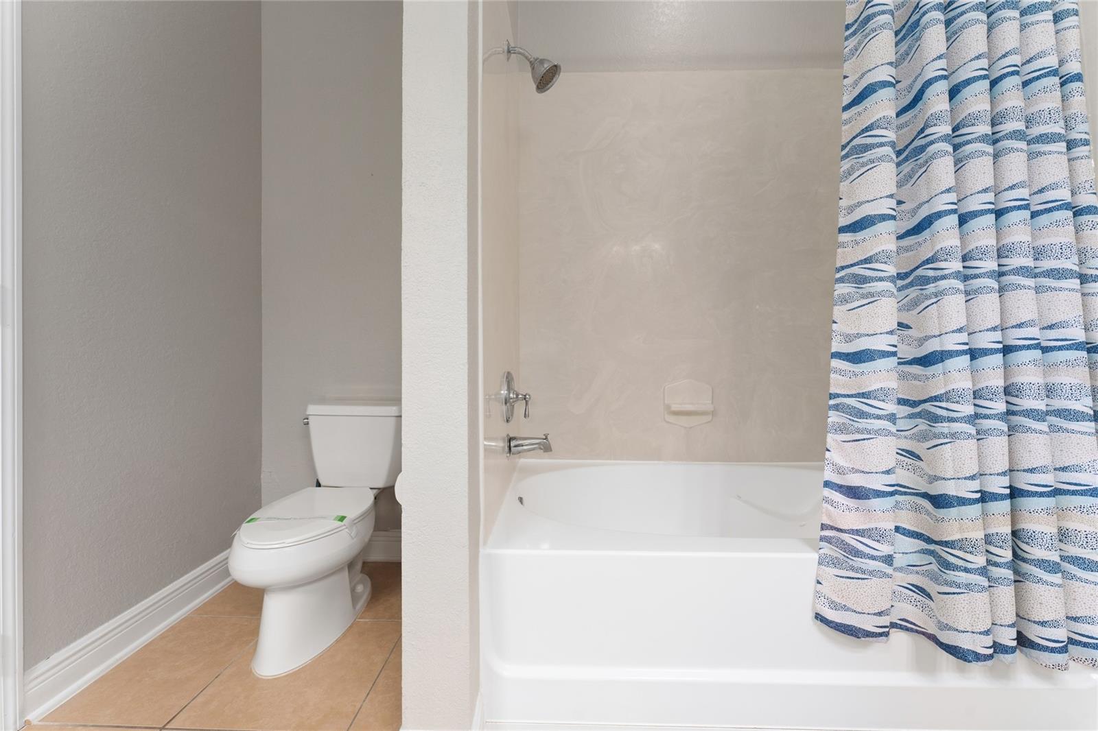 Image 18 of 33 For 5026 Tideview Circle 17