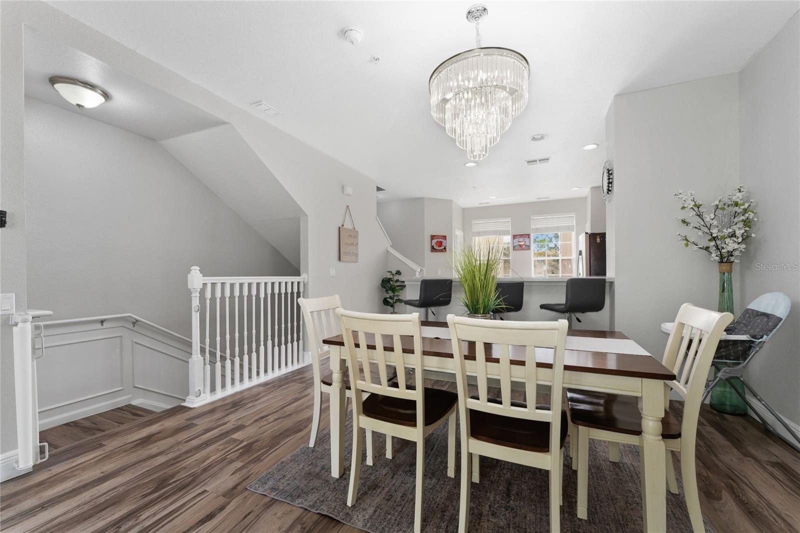 Image 8 of 33 For 5026 Tideview Circle 17