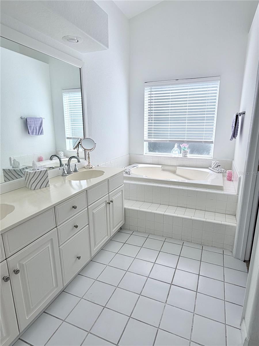 Image 17 of 34 For 3267 Amaca Circle