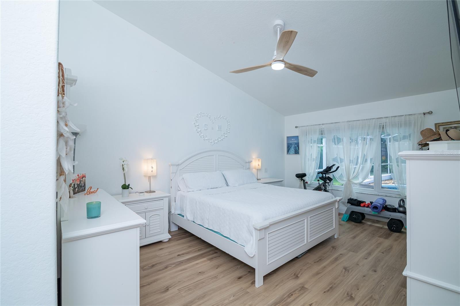 Image 21 of 34 For 3267 Amaca Circle