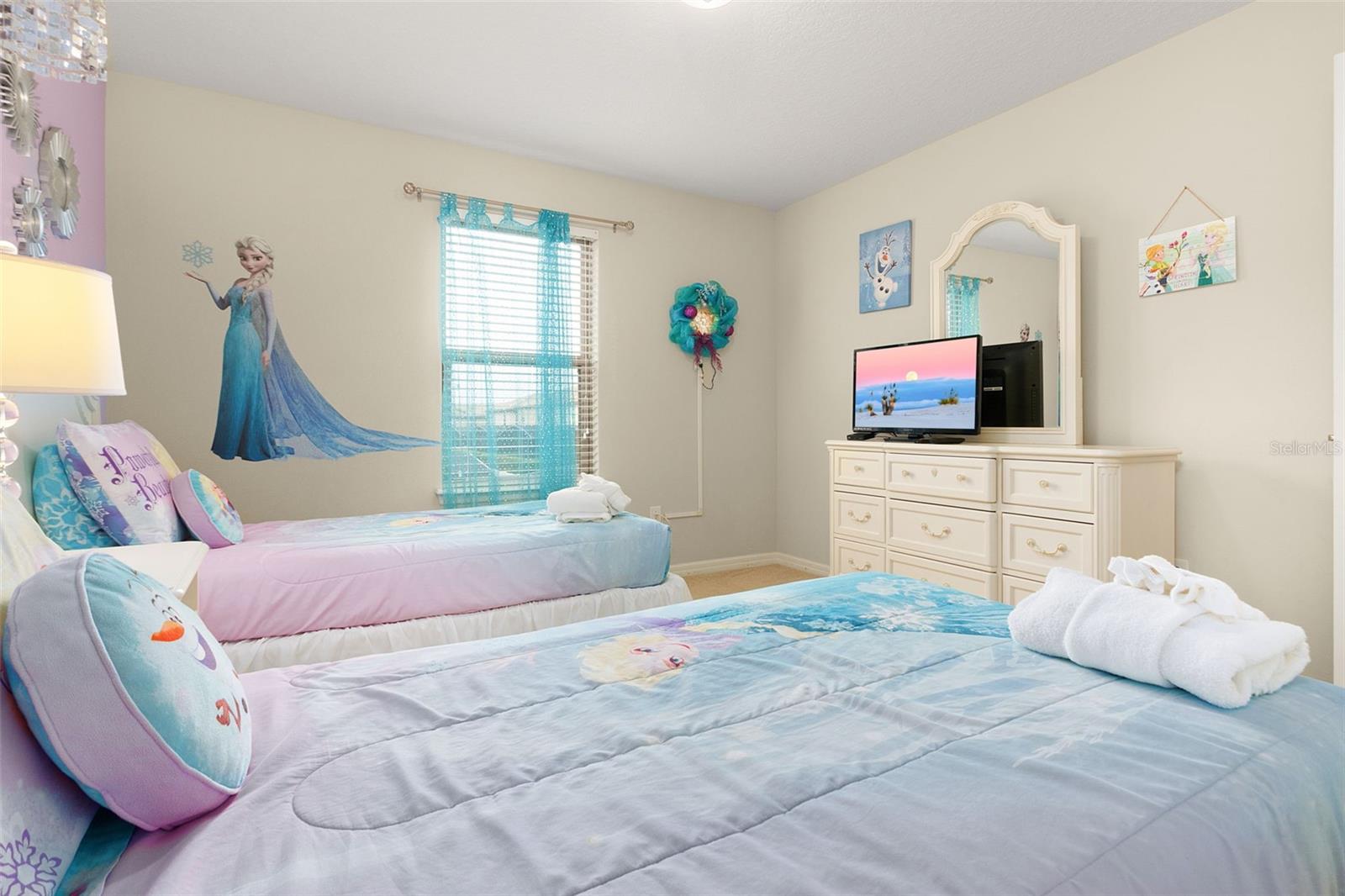 Image 8 of 93 For 8912 Rhodes Street