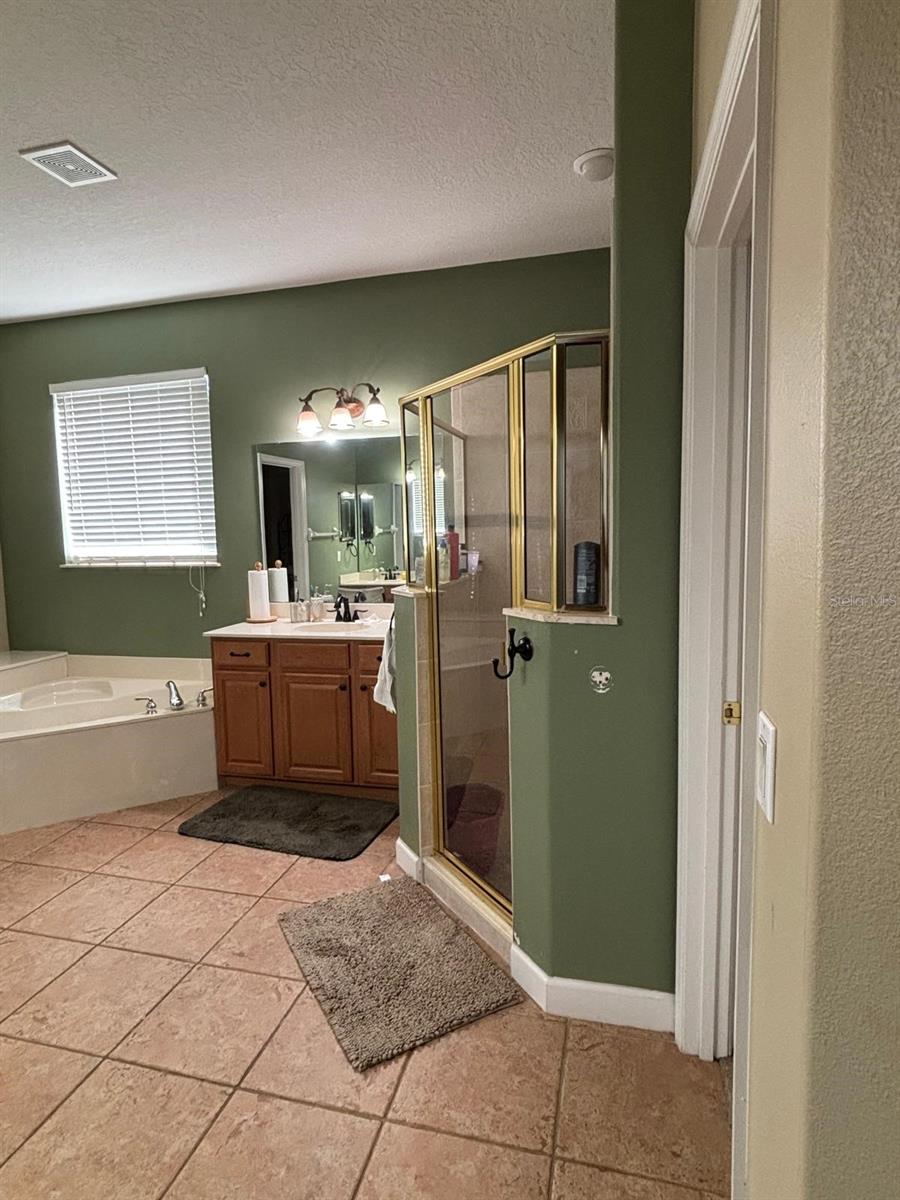 Image 15 of 40 For 9968 Chardonnay Drive